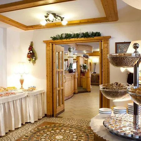 Garni Laura Hotel