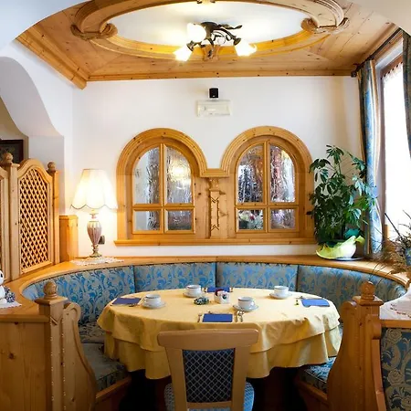 Garni Laura 3* Arabba