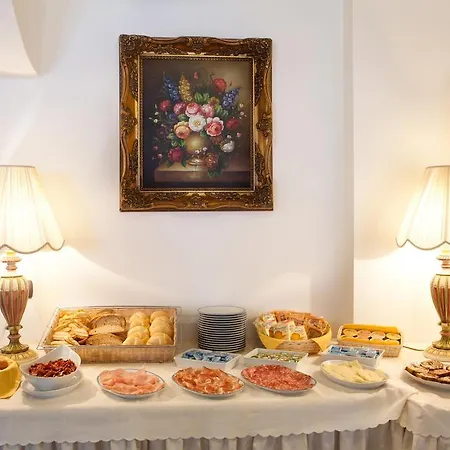 Garni Laura 3* 아라바