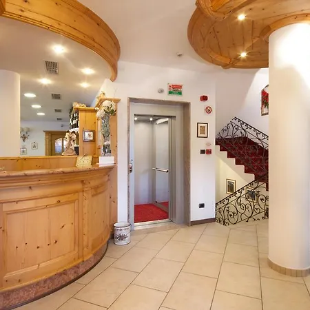 Garni Laura Hotel