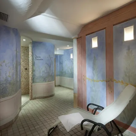 Garni Laura 3* 아라바