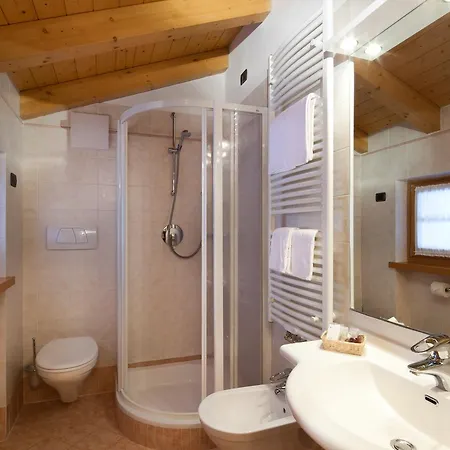 Garni Laura 호텔 아라바